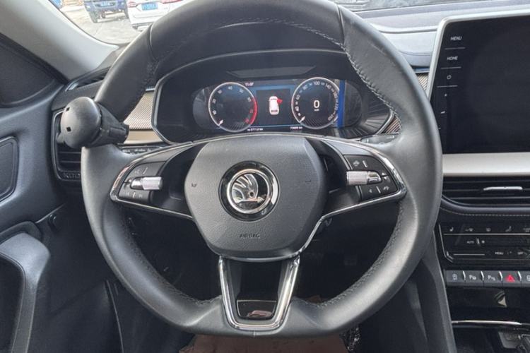 Used Skoda Kodiaq 2022 Restyled TSI330 7-Seater Two-Wheel-Drive Luxury Edition Interior 5
