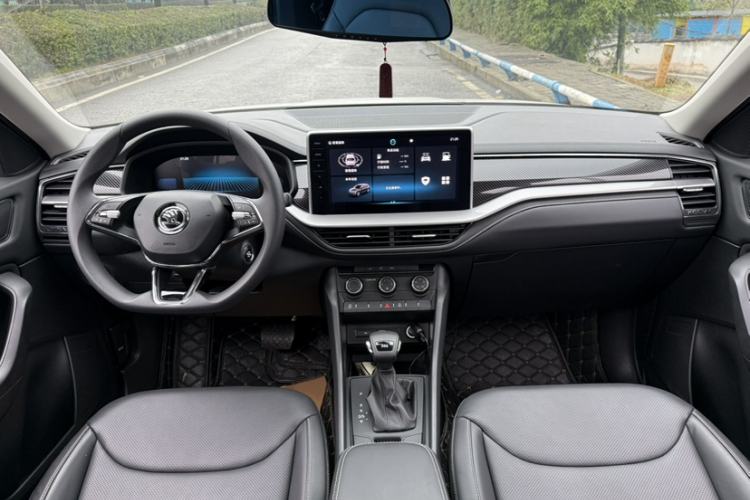 Used Skoda Kodiaq 2022 TSI330 5-Seater Two-Wheel-Drive Luxury Edition Interior 5