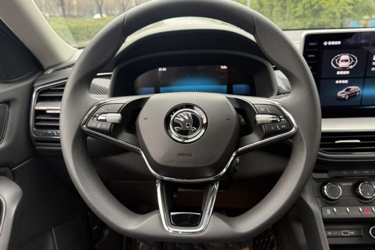 Used Skoda Kodiaq 2022 TSI330 5-Seater Two-Wheel-Drive Luxury Edition Interior 6