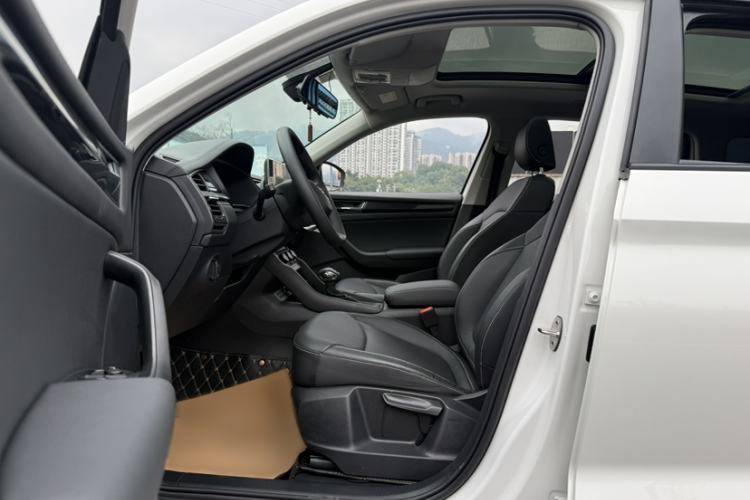 Used Skoda Kodiaq 2022 TSI330 5-Seater Two-Wheel-Drive Luxury Edition Interior 8