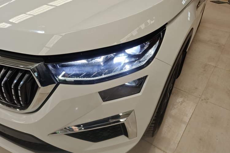 Used Skoda Kodiaq 2022 TSI330 7-Seater Two-Wheel-Drive Luxury Edition Left Front Headlight