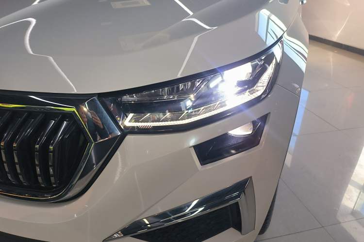 Used Skoda Kodiaq 2022 TSI330 7-Seater Two-Wheel-Drive Luxury Edition Left Front Headlight