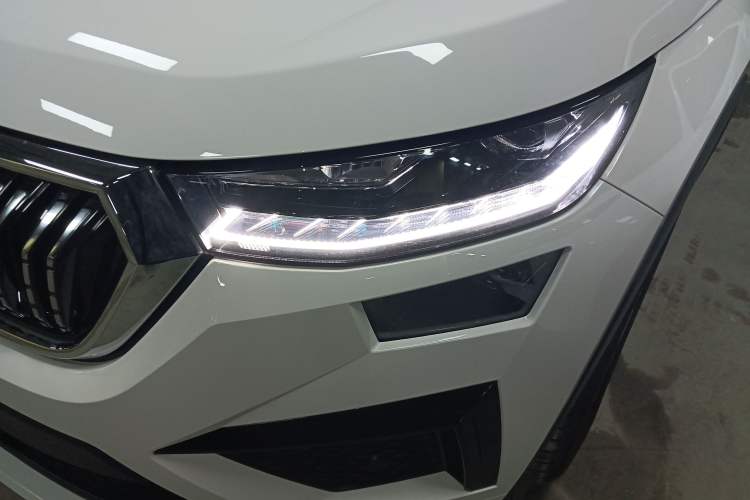 Used Skoda Kodiaq 2022 TSI330 5-Seater Two-Wheel-Drive Luxury Edition Left Front Headlight