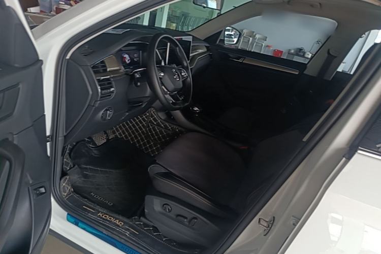 Used Skoda Kodiaq 2022 Restyled TSI330 7-Seater Two-Wheel-Drive Luxury Edition Left Front Seat