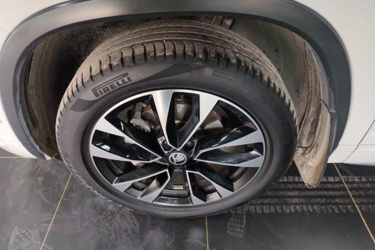 Used Skoda Kodiaq 2022 TSI330 7-Seater Two-Wheel-Drive Luxury Edition Left Front Wheel Hub