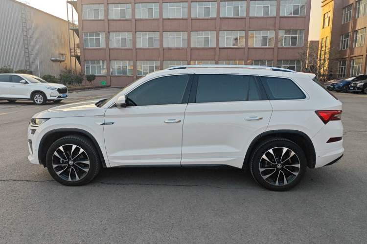 Used Skoda Kodiaq 2022 TSI330 5-Seater Two-Wheel-Drive Luxury Edition Left Side