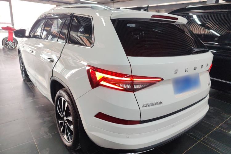 Used Skoda Kodiaq 2022 TSI330 7-Seater Two-Wheel-Drive Luxury Edition Rear Left 45 Deg
