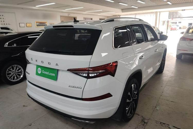 Used Skoda Kodiaq 2022 TSI330 5-Seater Two-Wheel-Drive Luxury Edition Rear Right 45 Deg