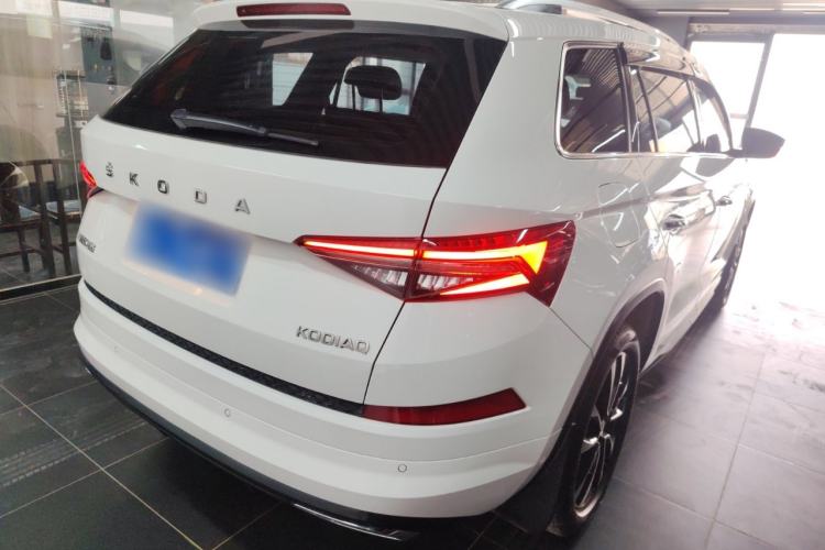 Used Skoda Kodiaq 2022 TSI330 7-Seater Two-Wheel-Drive Luxury Edition Rear Right 45 Deg