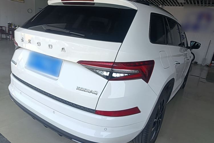 Used Skoda Kodiaq 2022 Restyled TSI330 7-Seater Two-Wheel-Drive Luxury Edition Rear Right 45 Deg