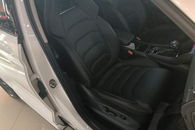Used Skoda Kodiaq 2022 TSI330 7-Seater Two-Wheel-Drive Luxury Edition Right Front Seat