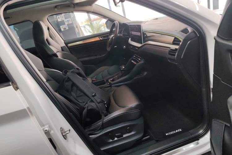 Used Skoda Kodiaq 2022 TSI330 7-Seater Two-Wheel-Drive Luxury Edition Right Front Seat