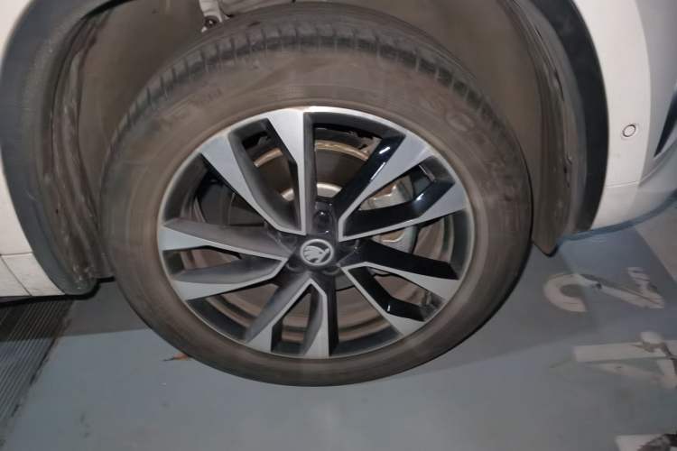 Used Skoda Kodiaq 2022 TSI330 7-Seater Two-Wheel-Drive Luxury Edition Right Front Wheel Hub