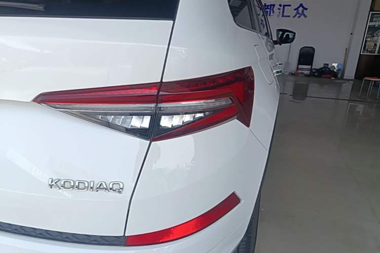 Used Skoda Kodiaq 2022 Restyled TSI330 7-Seater Two-Wheel-Drive Luxury Edition Right Rear Taillight