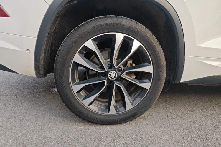 Used Skoda Kodiaq 2022 TSI330 5-Seater Two-Wheel-Drive Luxury Edition Right Rear Wheel Hub