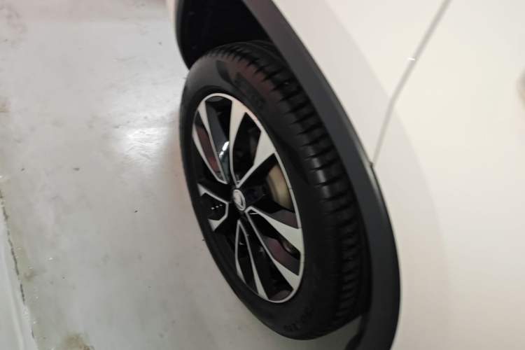 Used Skoda Kodiaq 2022 TSI330 5-Seater Two-Wheel-Drive Luxury Edition Right Rear Wheel Hub