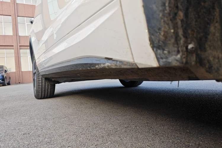 Used Skoda Kodiaq 2022 TSI330 5-Seater Two-Wheel-Drive Luxury Edition Right Side Sill