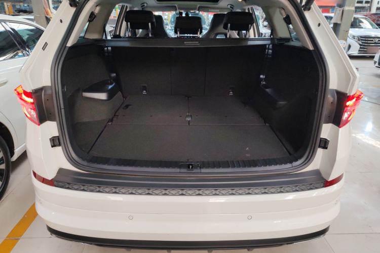 Used Skoda Kodiaq 2022 TSI330 7-Seater Two-Wheel-Drive Luxury Edition Trunk