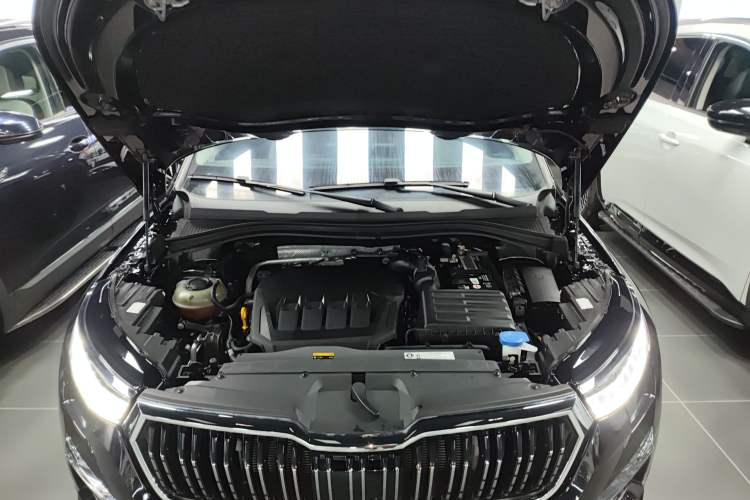 Used Skoda Kodiaq 2023 TSI330 5-Seater Two-Wheel-Drive Luxury Edition Engine Bay