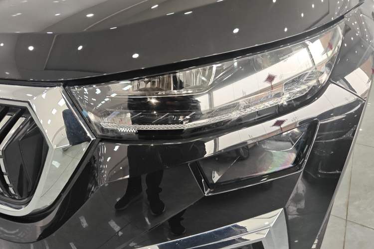 Used Skoda Kodiaq 2023 TSI330 7-Seater Two-Wheel-Drive Luxury Edition Left Front Headlight