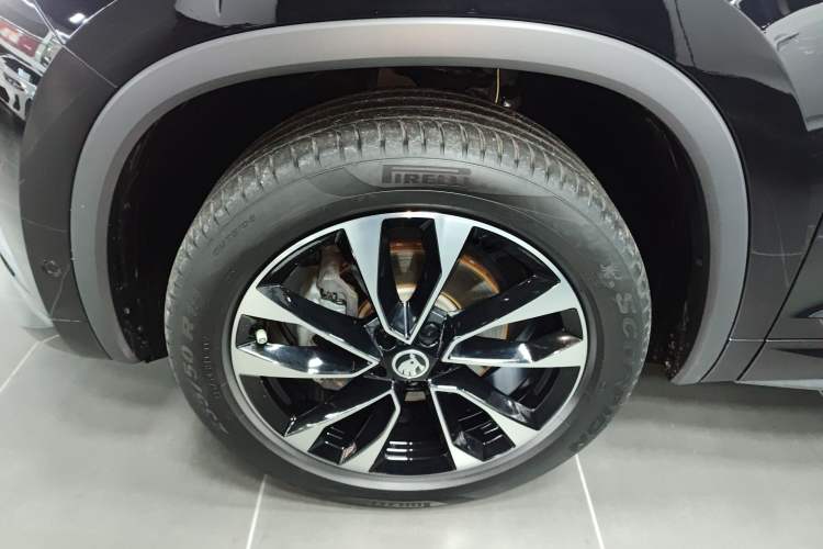 Used Skoda Kodiaq 2023 TSI330 5-Seater Two-Wheel-Drive Luxury Edition Left Front Wheel Hub