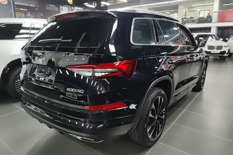 Used Skoda Kodiaq 2023 TSI330 5-Seater Two-Wheel-Drive Luxury Edition Rear Right 45 Deg
