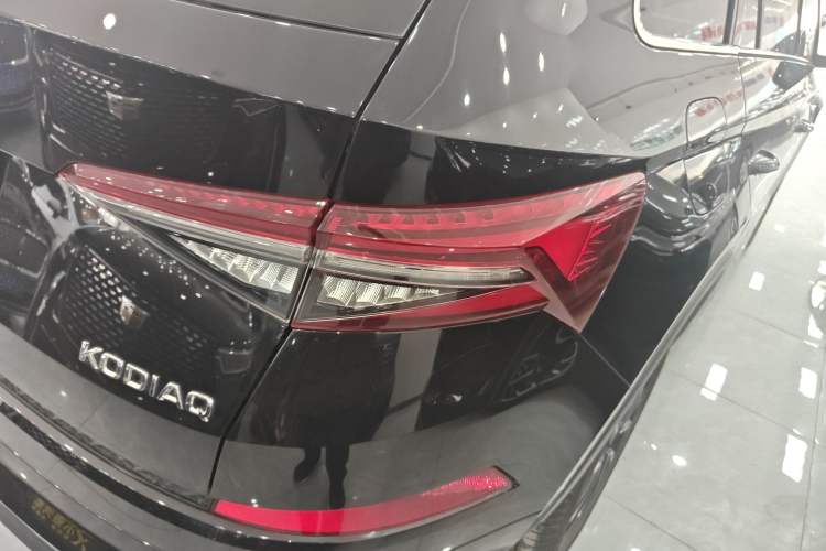 Used Skoda Kodiaq 2023 TSI330 7-Seater Two-Wheel-Drive Luxury Edition Right Rear Taillight
