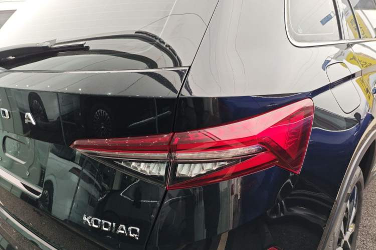 Used Skoda Kodiaq 2023 TSI330 5-Seater Two-Wheel-Drive Luxury Edition Right Rear Taillight