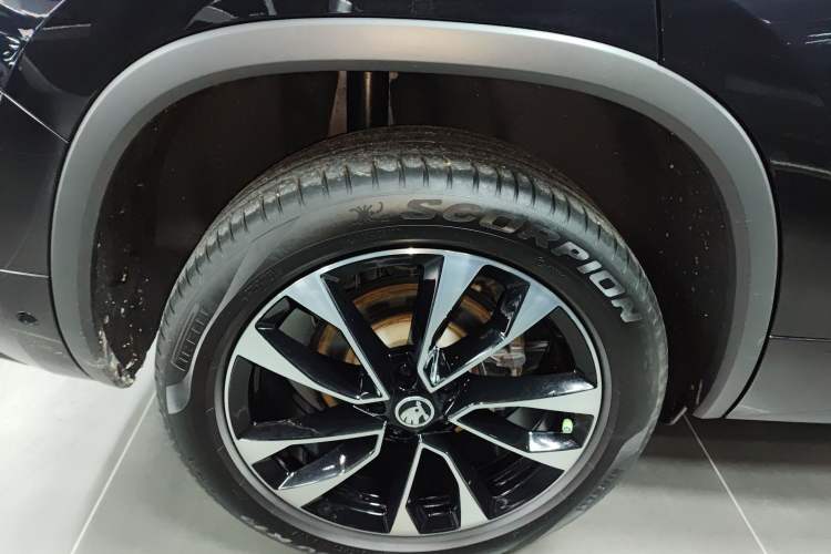 Used Skoda Kodiaq 2023 TSI330 5-Seater Two-Wheel-Drive Luxury Edition Right Rear Wheel Hub