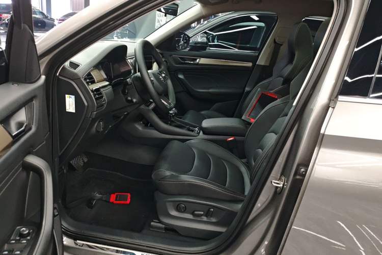 Used Skoda Kodiaq 2023 TSI330 7-Seater Two-Wheel-Drive Luxury Edition Driver Seat