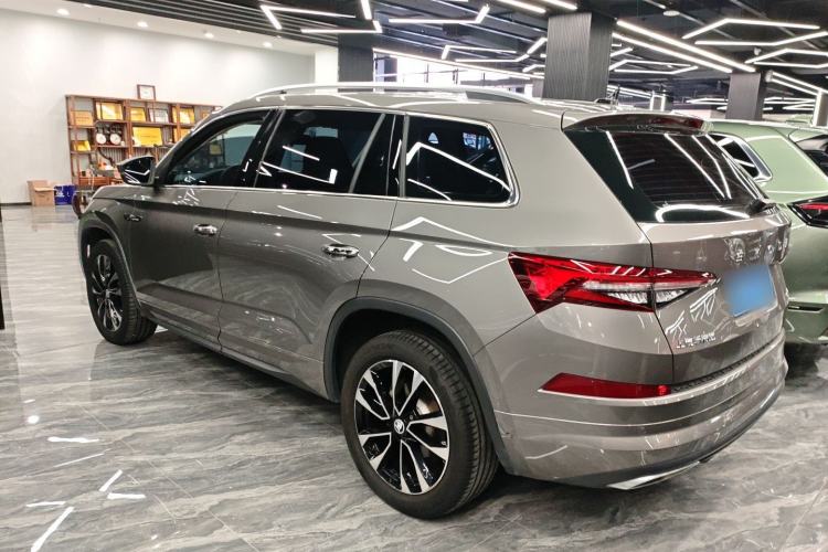 Used Skoda Kodiaq 2023 TSI330 7-Seater Two-Wheel-Drive Luxury Edition Exterior 3