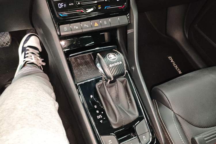 Used Skoda Kodiaq 2023 TSI330 7-Seater Two-Wheel-Drive Luxury Edition Gear Lever