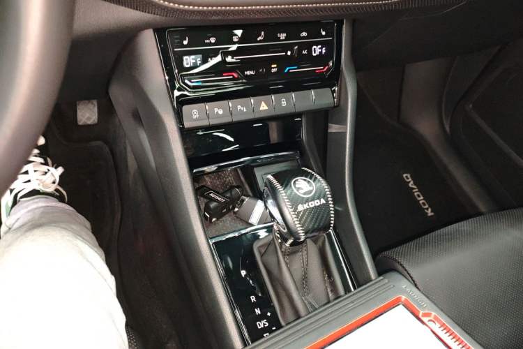 Used Skoda Kodiaq 2023 TSI330 7-Seater Two-Wheel-Drive Luxury Edition Gear Lever