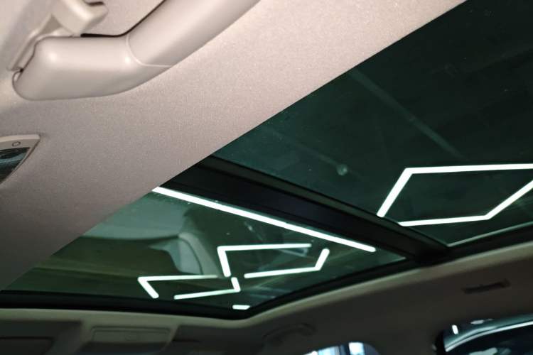 Used Skoda Kodiaq 2023 TSI330 7-Seater Two-Wheel-Drive Luxury Edition Headliner