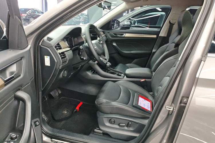 Used Skoda Kodiaq 2023 TSI330 7-Seater Two-Wheel-Drive Luxury Edition Interior 3