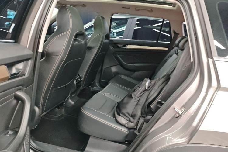 Used Skoda Kodiaq 2023 TSI330 7-Seater Two-Wheel-Drive Luxury Edition Interior 4