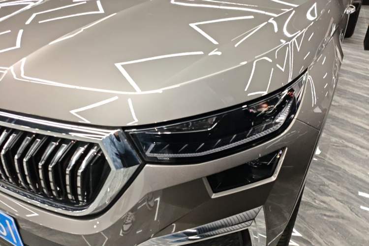 Used Skoda Kodiaq 2023 TSI330 7-Seater Two-Wheel-Drive Luxury Edition Left Front Headlight