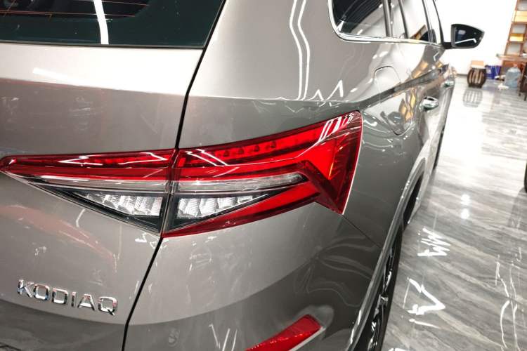 Used Skoda Kodiaq 2023 TSI330 7-Seater Two-Wheel-Drive Luxury Edition Right Rear Taillight
