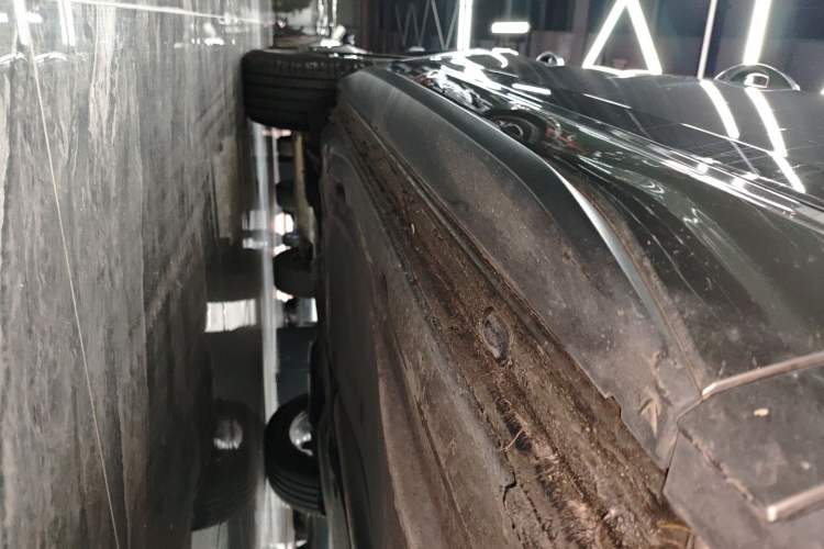 Used Skoda Kodiaq 2023 TSI330 7-Seater Two-Wheel-Drive Luxury Edition Right Side Sill