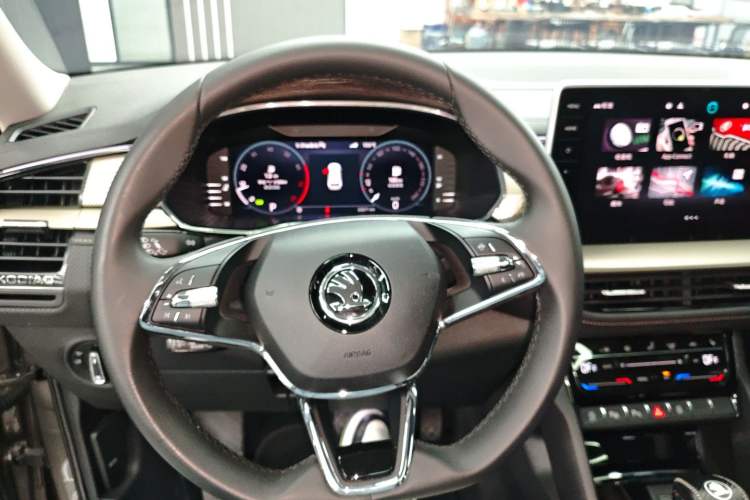 Used Skoda Kodiaq 2023 TSI330 7-Seater Two-Wheel-Drive Luxury Edition Steering Wheel