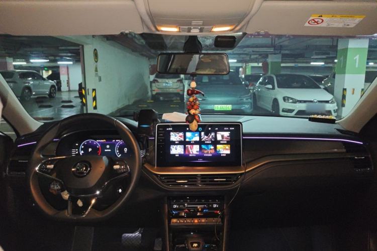 Used Skoda Kodiaq 2023 Facelifted TSI330 5-Seater Two-Wheel-Drive Luxury Edition Center Console