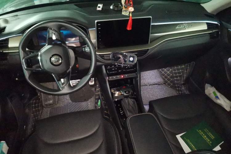 Used Skoda Kodiaq 2023 Facelifted TSI330 5-Seater Two-Wheel-Drive Luxury Edition Center Console