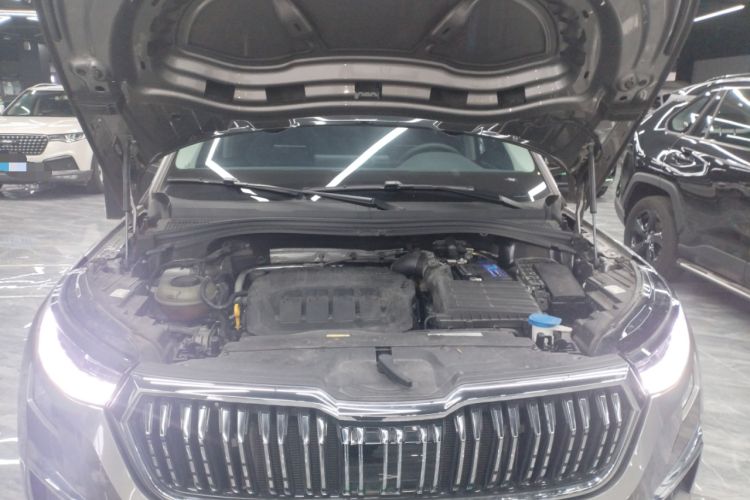 Used Skoda Kodiaq 2023 TSI330 7-Seater Two-Wheel-Drive Luxury Edition Engine Bay