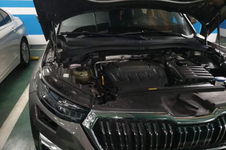 Used Skoda Kodiaq 2023 Facelifted TSI330 5-Seater Two-Wheel-Drive Luxury Edition Engine Bay Right