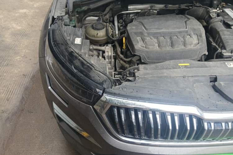 Used Skoda Kodiaq 2023 Facelifted TSI330 5-Seater Two-Wheel-Drive Luxury Edition Engine Bay Right