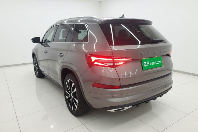 Used Skoda Kodiaq 2023 TSI330 7-Seater Two-Wheel-Drive Luxury Edition Exterior 2