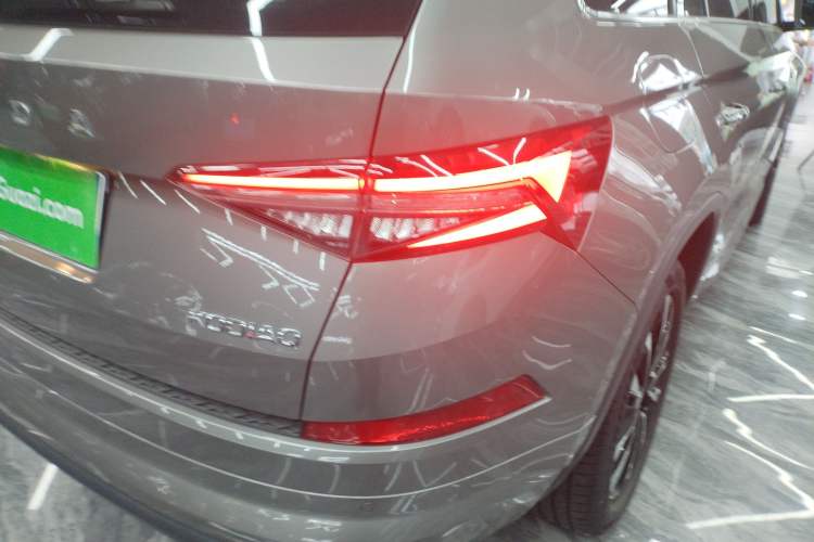 Used Skoda Kodiaq 2023 TSI330 7-Seater Two-Wheel-Drive Luxury Edition Exterior 3