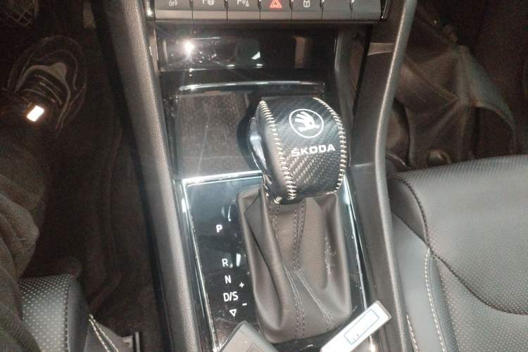 Used Skoda Kodiaq 2023 TSI330 7-Seater Two-Wheel-Drive Luxury Edition Gear Lever