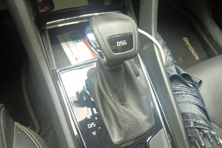 Used Skoda Kodiaq 2023 Facelifted TSI330 5-Seater Two-Wheel-Drive Luxury Edition Gear Lever
