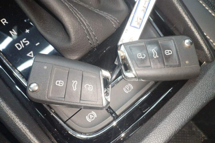 Used Skoda Kodiaq 2023 TSI330 7-Seater Two-Wheel-Drive Luxury Edition Interior 1